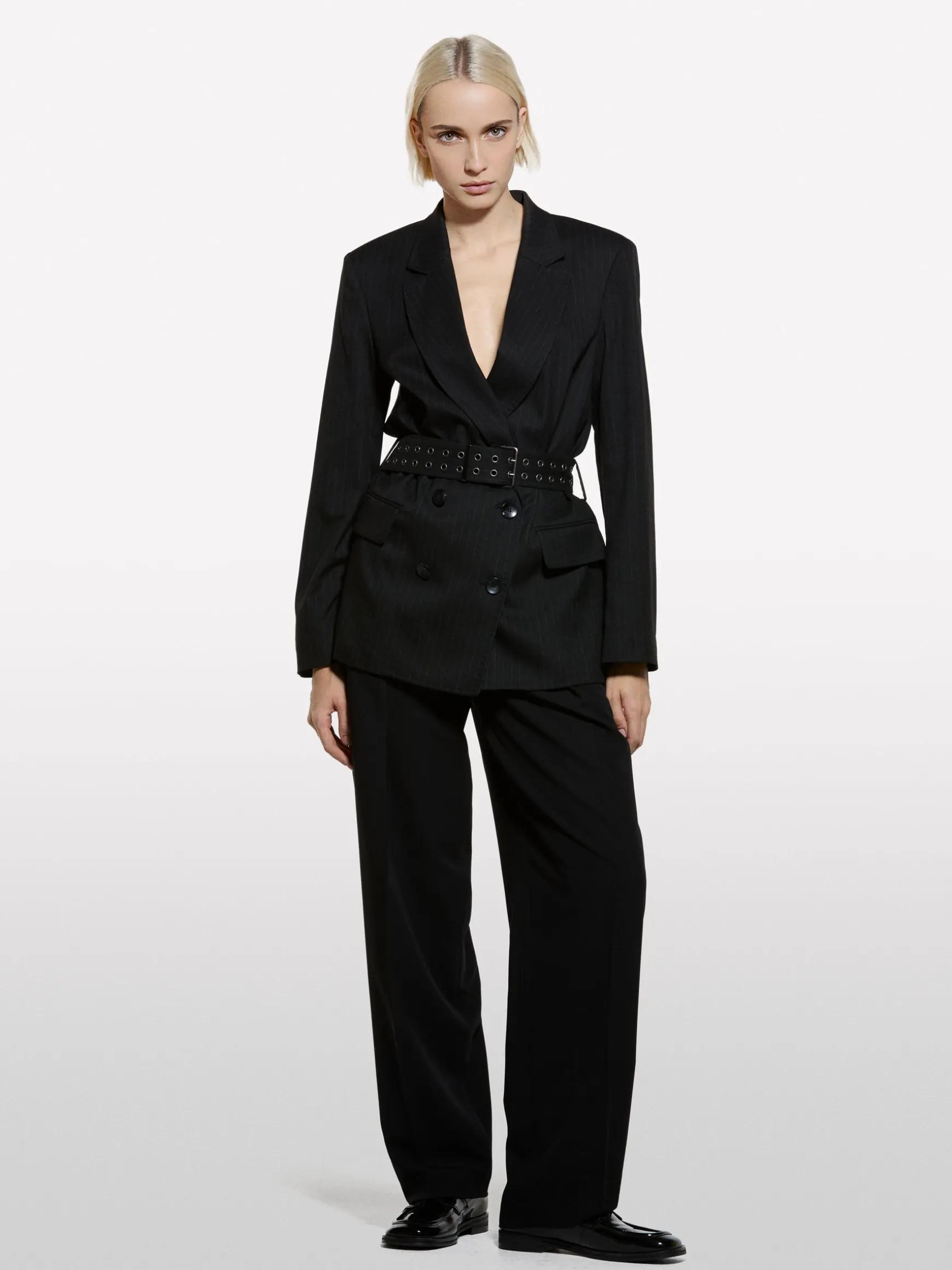 Blazer gessato con cintura