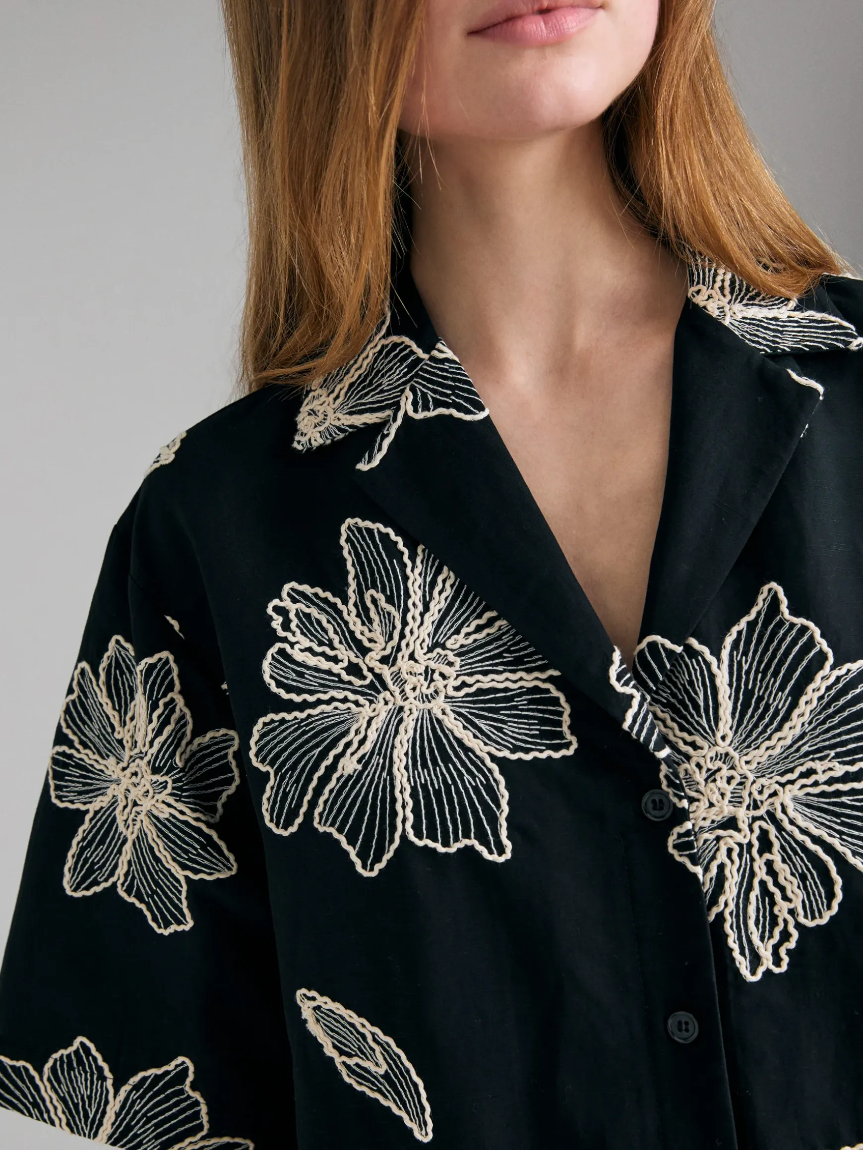 Camicia boxy fit ricamata