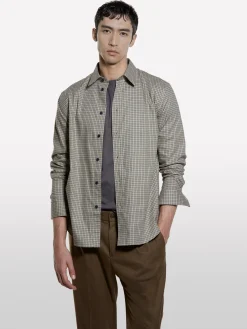Camicia di flanella chiara