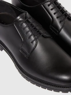 Derby in pelle