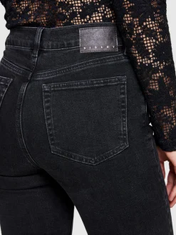 Jeans a vita alta con spacchi