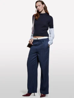 Pantaloni blu scuro a righe con boxer