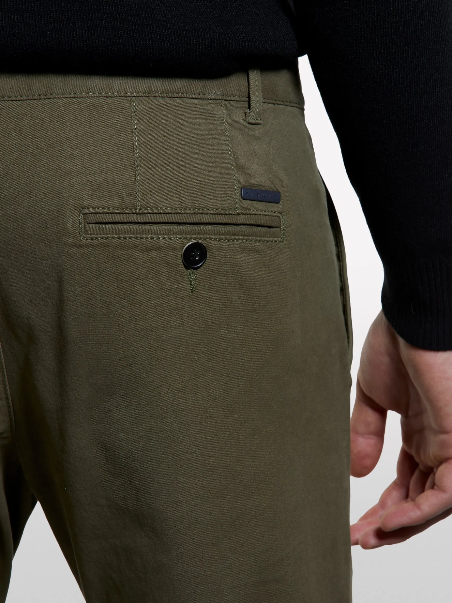 Pantaloni chino verde oliva