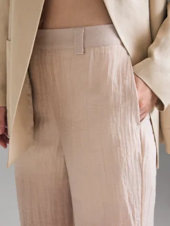 Pantaloni semi trasparenti