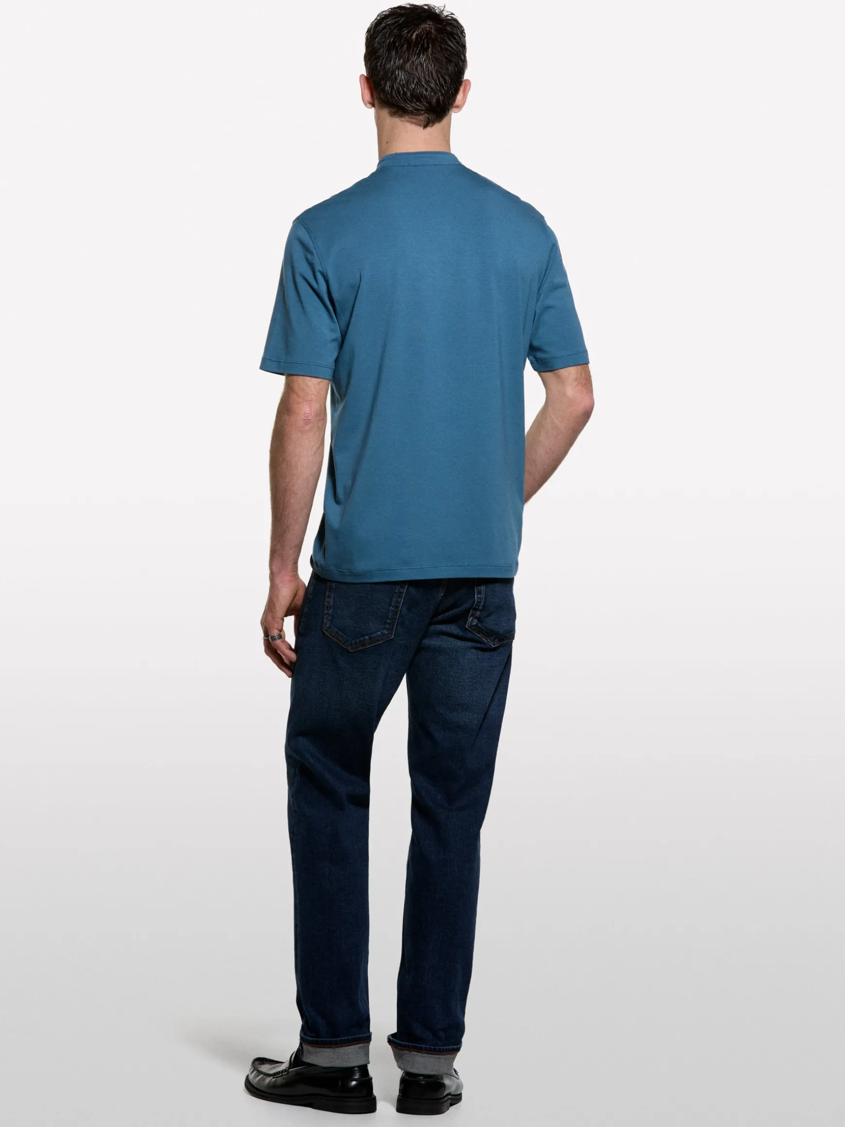 Polo blu con collo guru