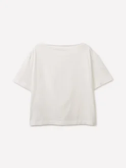 T-shirt cropped con scollo a barca