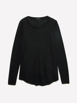 T-shirt nera a maniche lunghe
